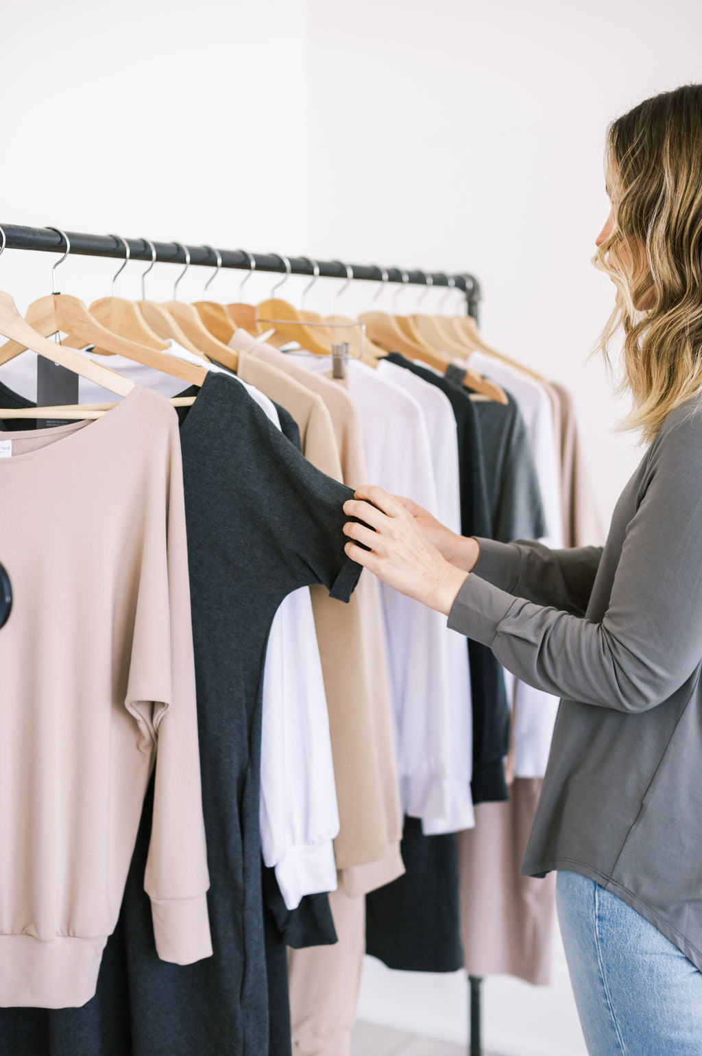 Capsule Wardrobe Checklist for Travel, Work, and Weekends