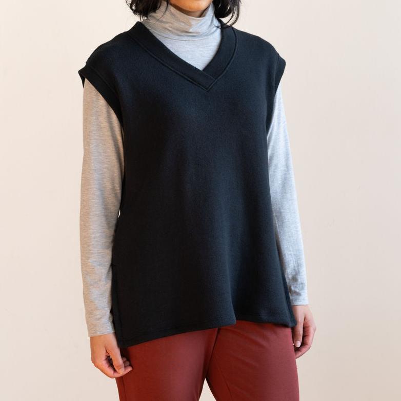 Sleeveless sweater in viscose blend