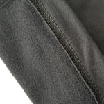 Highlighting the black seamless stitching legging